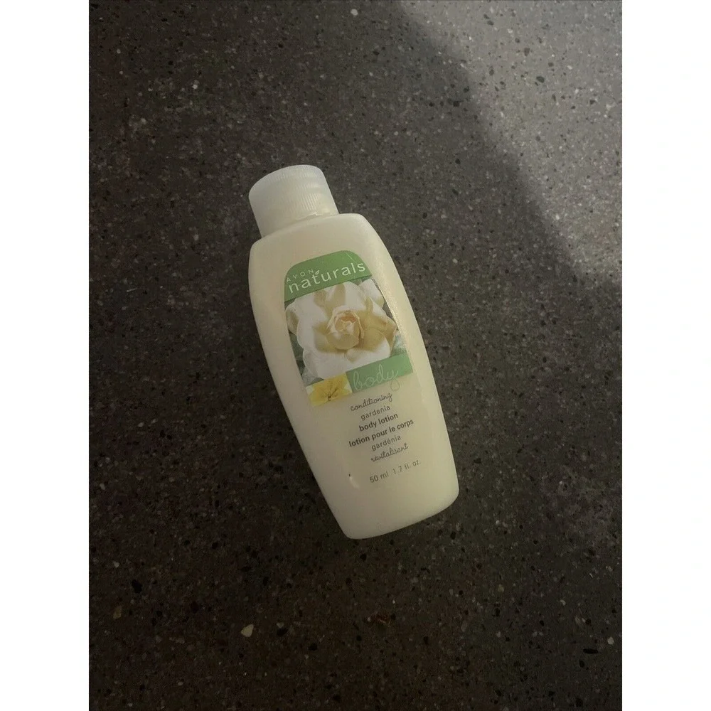 Avon Naturals GARDENIA Conditioning Body Lotion 1.7 fl oz (Travel Size)‎